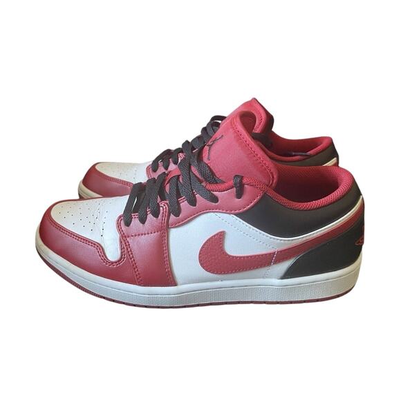 Jordan 1 Low Bulls 2022 (style # 553558-163) Men's US10.5 - Picture 1 of 7